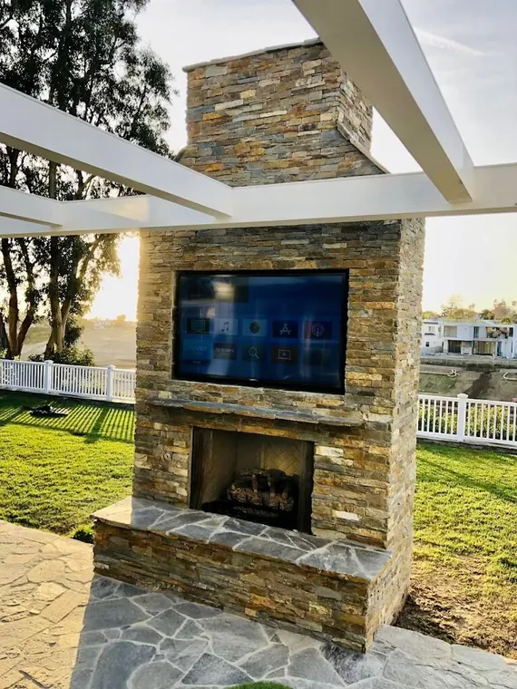 Custom fireplace feature by Fine Finish Builders